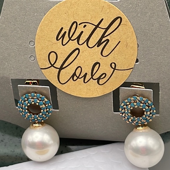 Accessories - White Pearl with turquoise Diamonds Golden Plated in 18K Gold Earring Butterfly